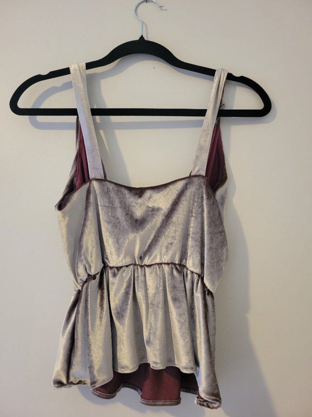 Kendall & Kylie Velvet Top - Picture 3 of 3